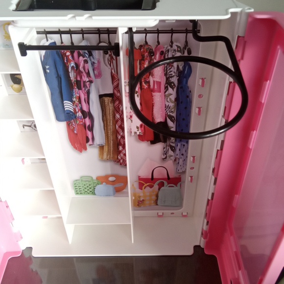 2018 Mattel Barbie Foldable Closet clothes storage - Picture 5 of 6